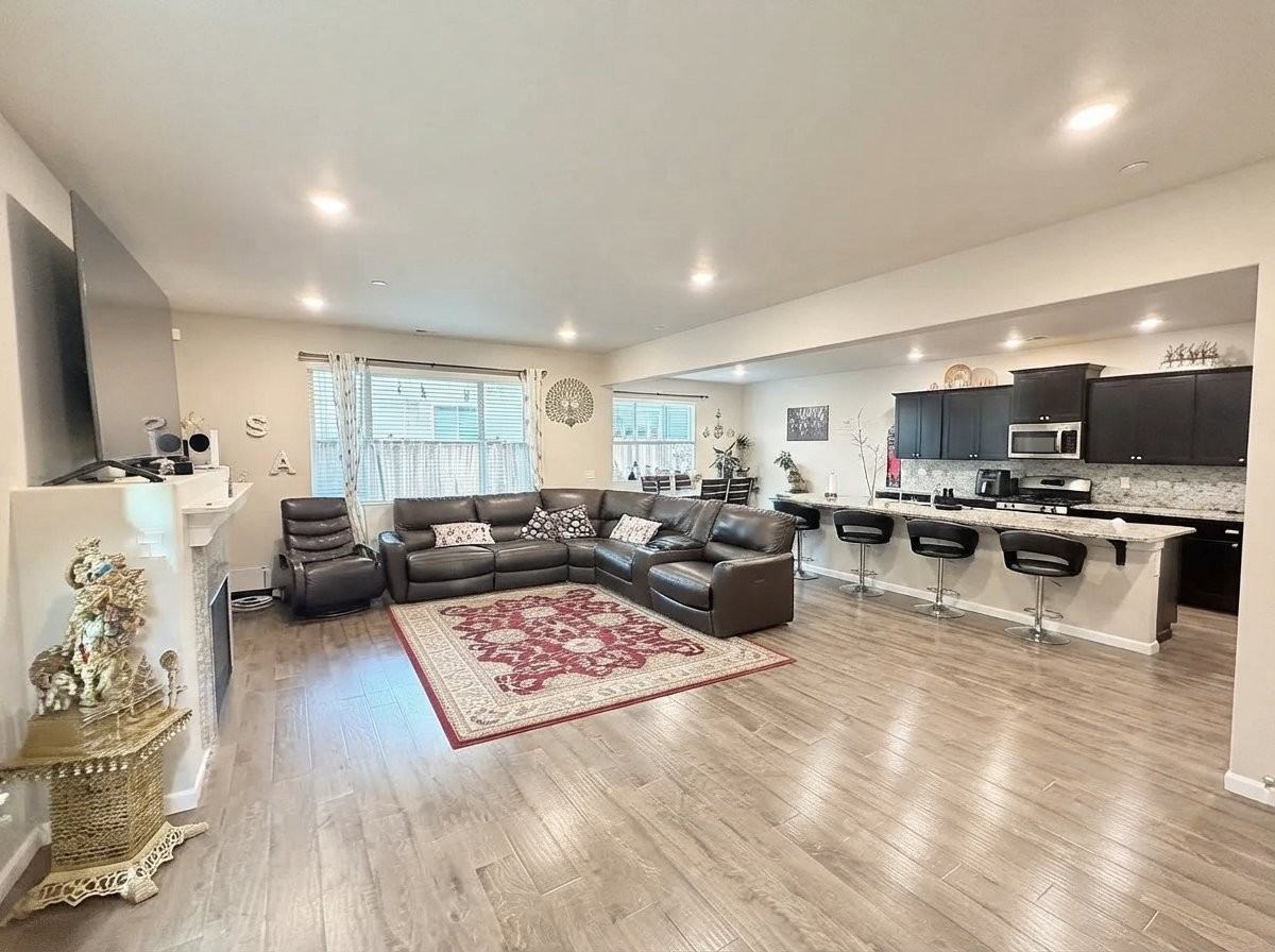 621 Rosewood Dr Sw - Photo 4 of 20