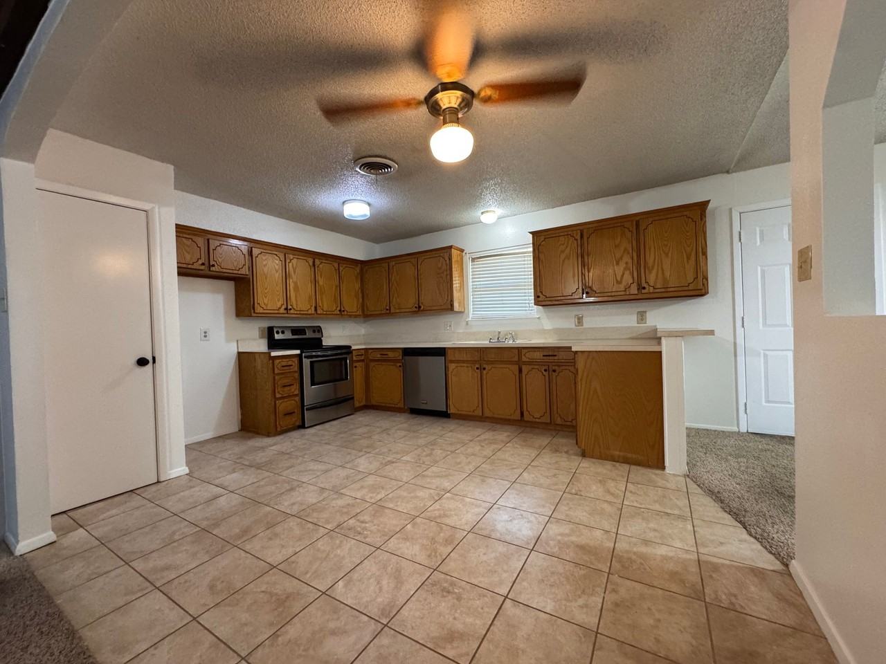 1606 Tennessee Dr - Photo 5 of 10