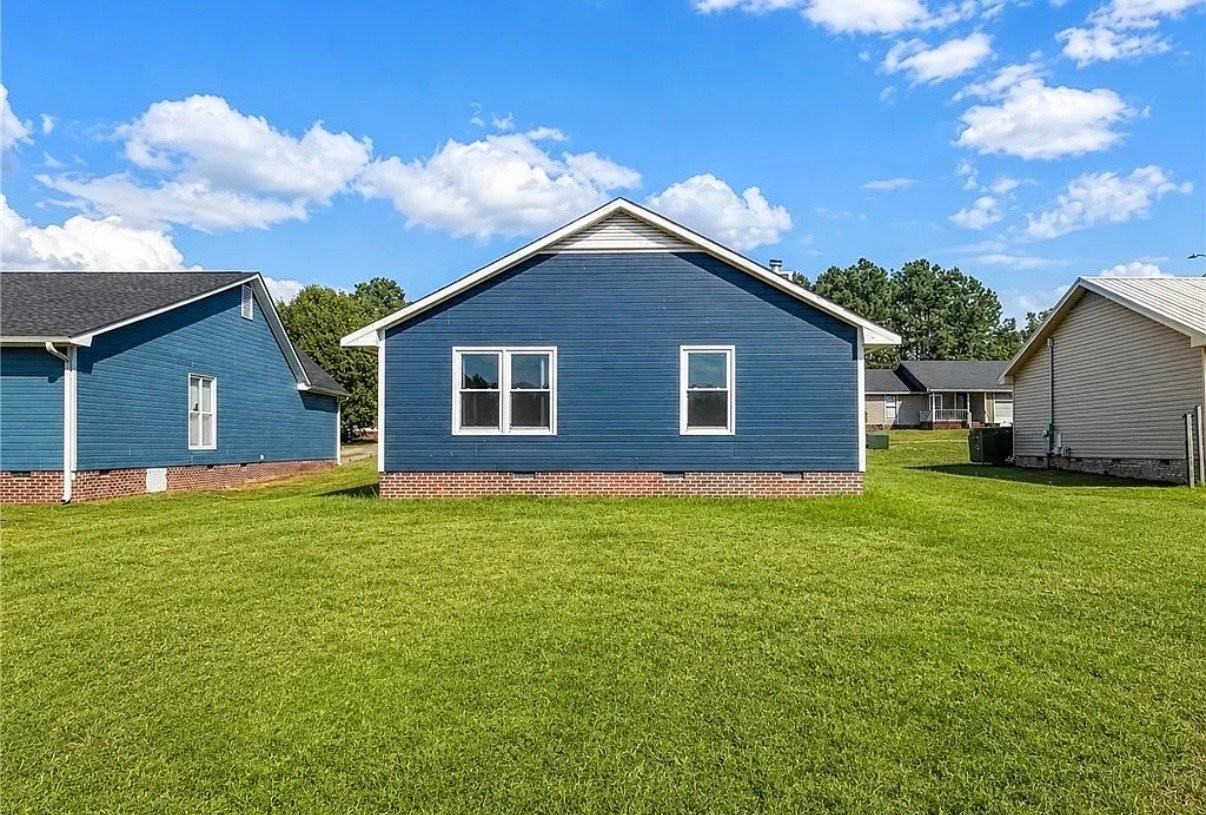 6873 Kingsgate Dr - Photo 3 of 17