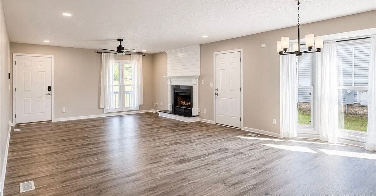 6873 Kingsgate Dr - Photo 5 of 17