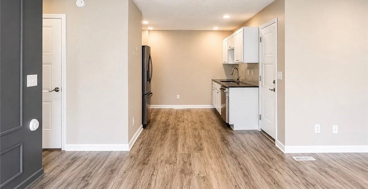 6873 Kingsgate Dr - Photo 6 of 17