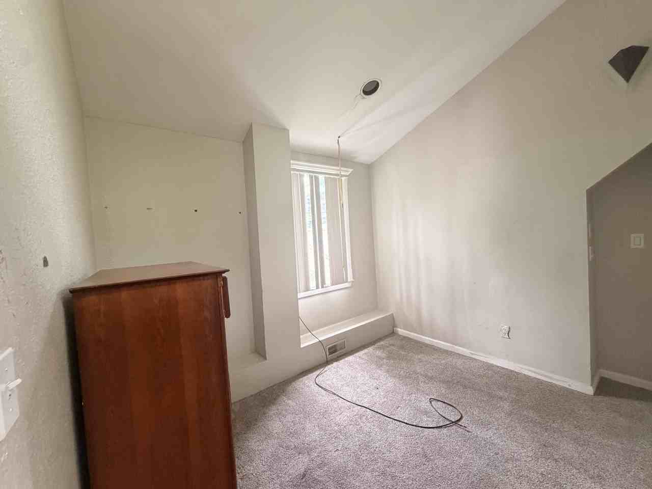 21517 Jacksonville St - Photo 4 of 17