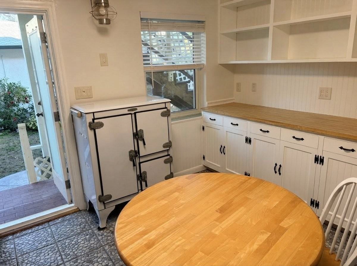 1407 Sunset Dr #B - Photo 2 of 14