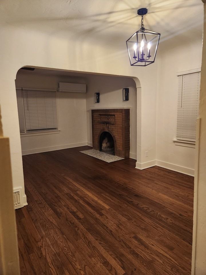 604 Roberts St - Photo 4 of 13