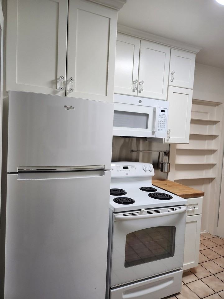 604 Roberts St - Photo 7 of 13