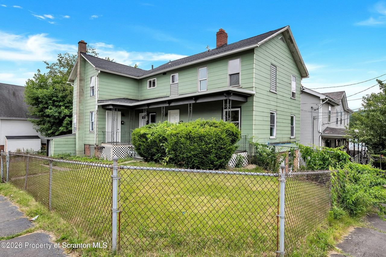 127 1/2 N Garfield Ave - Photo 4 of 16