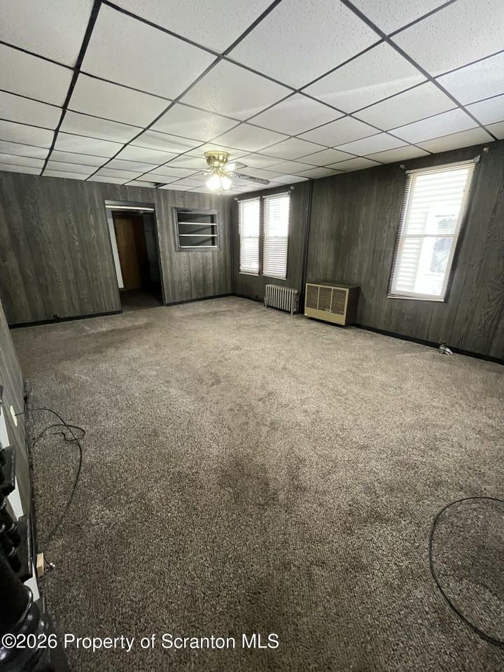 1519 Electric St - Photo 3 of 10