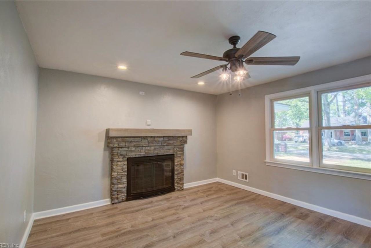 2305 Springdale Rd - Photo 3 of 20