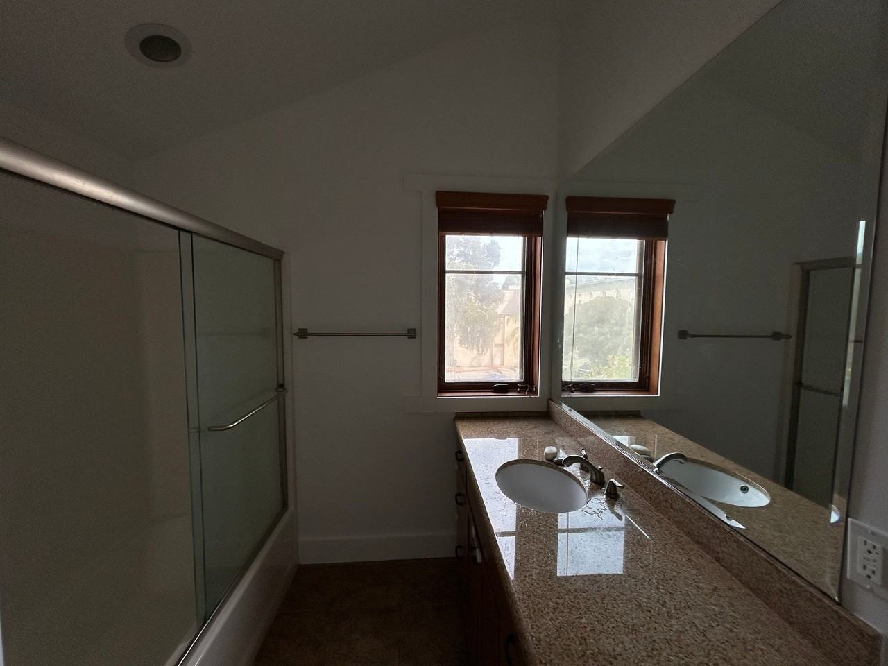 148 N Vermont Ave #B - Photo 4 of 14