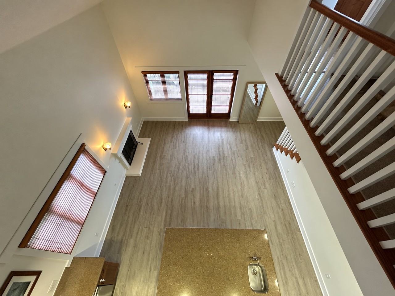 148 N Vermont Ave #B - Photo 6 of 14