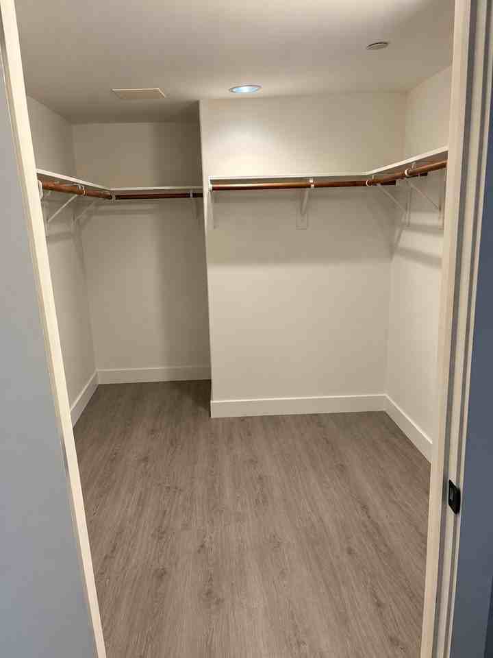 148 N Vermont Ave #B - Photo 7 of 14