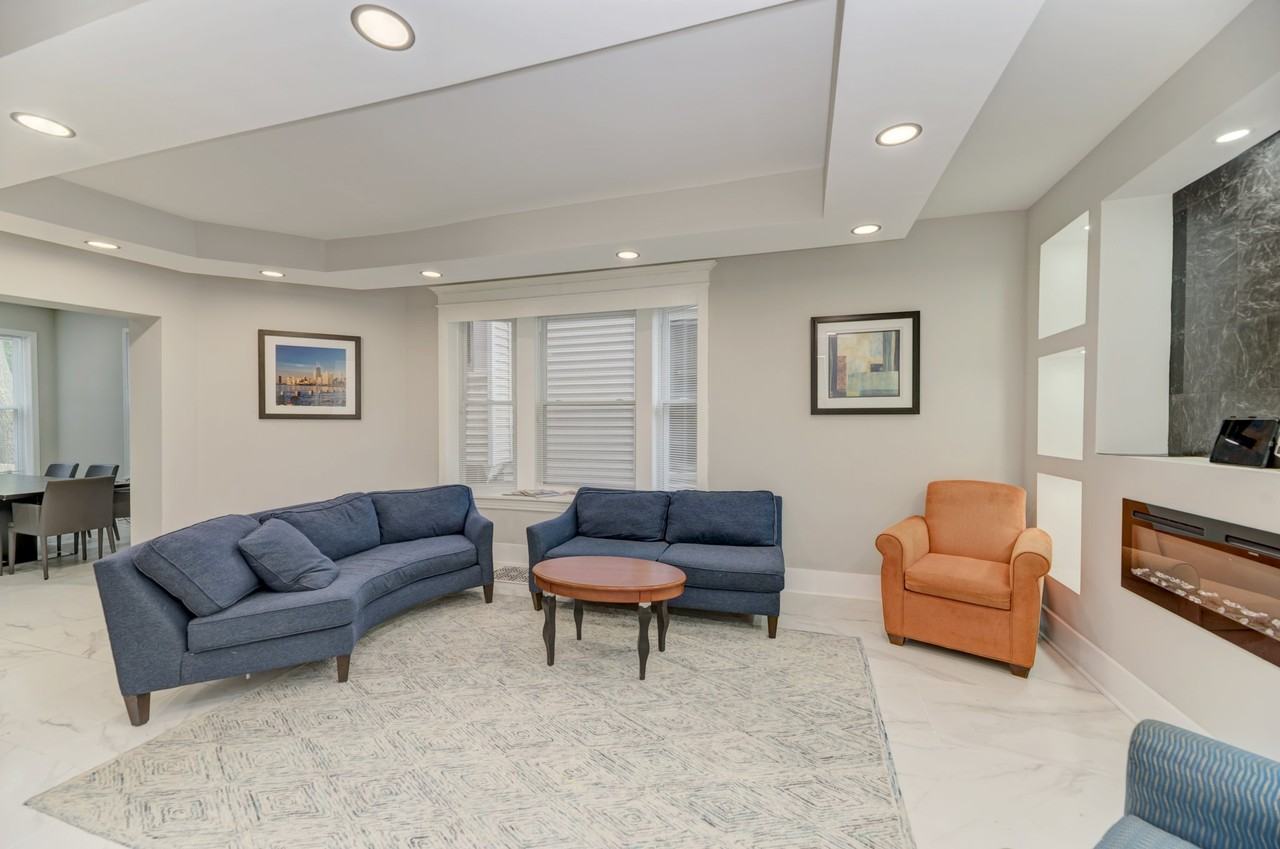 7247 S Euclid Ave - Photo 5 of 20