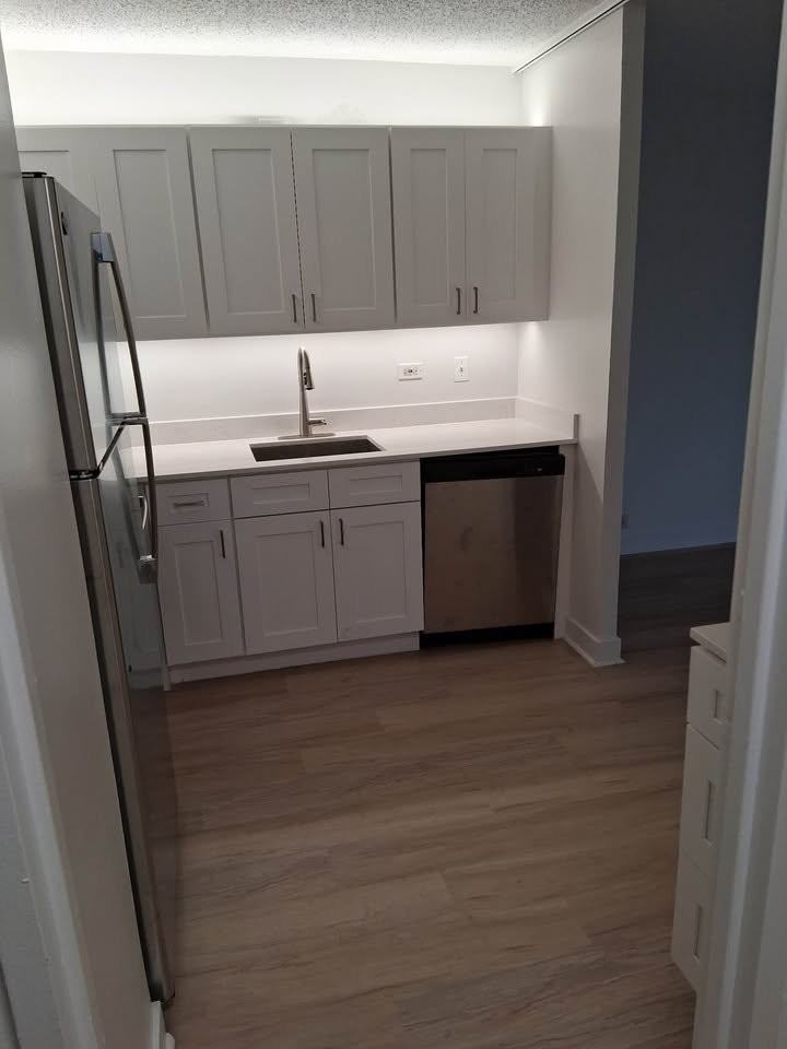 230 E Wacker Dr - Photo 2 of 13