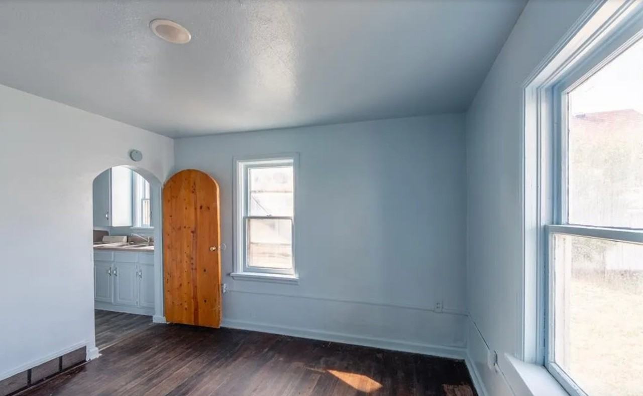 369 S Eastern Ave #A - Photo 2 of 10