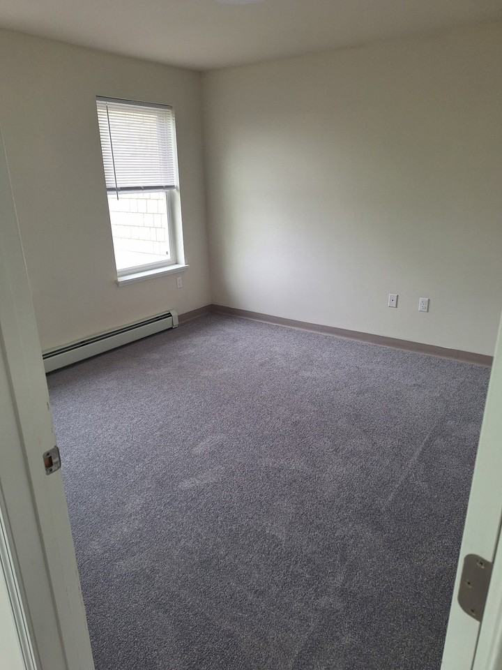 3 Victoria Ln #314 - Photo 2 of 5