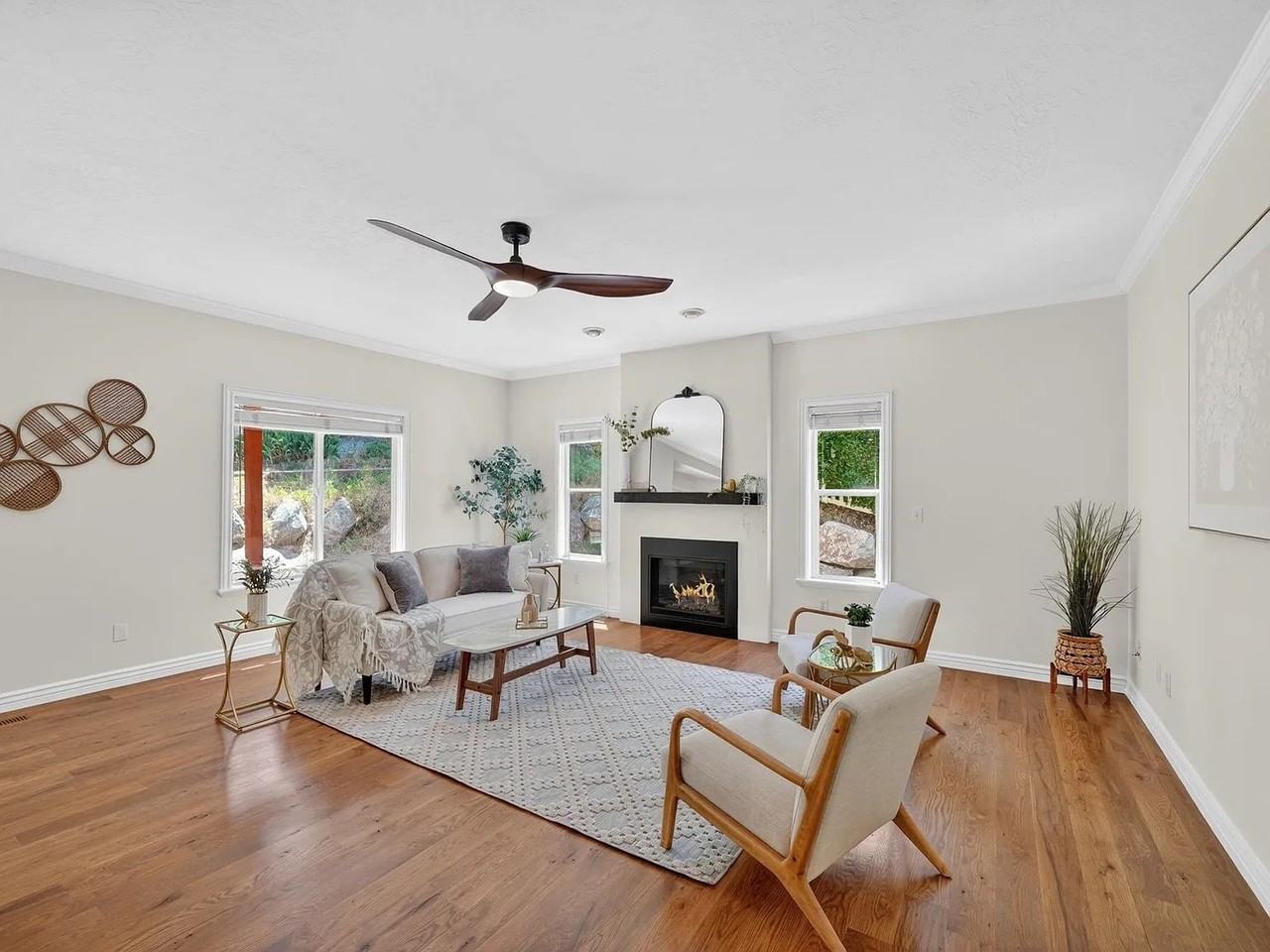 14757 S Brewster Dr - Photo 2 of 20