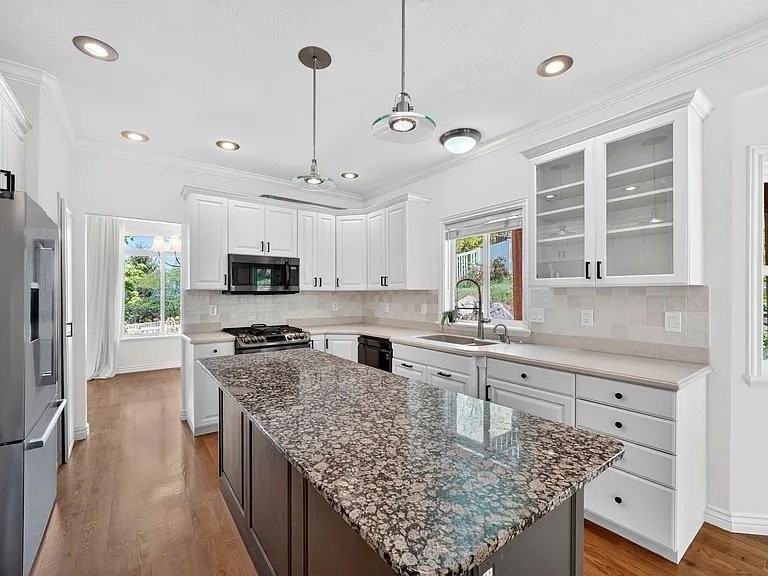 14757 S Brewster Dr - Photo 4 of 20