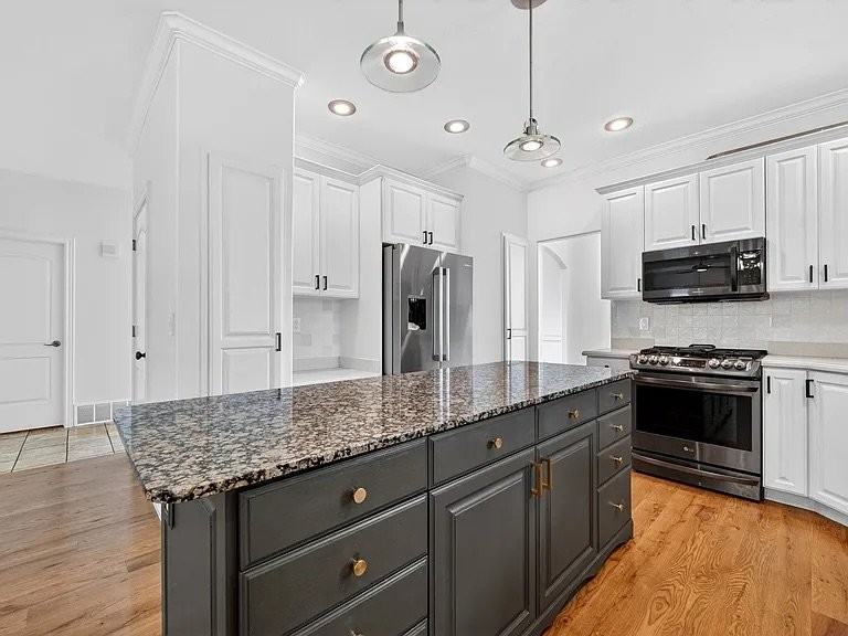 14757 S Brewster Dr - Photo 5 of 20