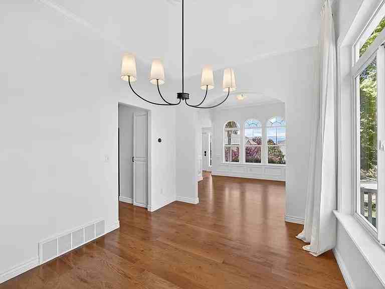 14757 S Brewster Dr - Photo 6 of 20