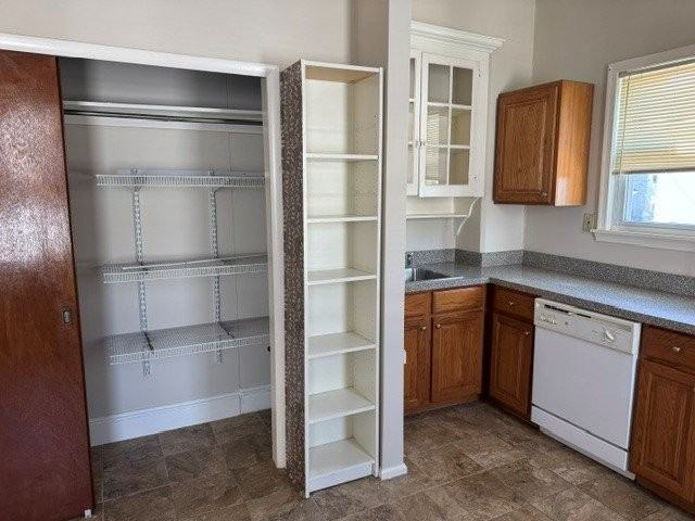 731 N New St #2ndFL - Photo 3 of 11
