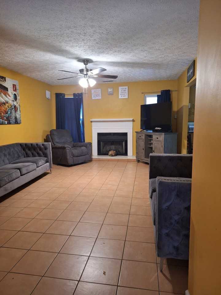 2685 Rhoanoke Dr #A - Photo 2 of 19