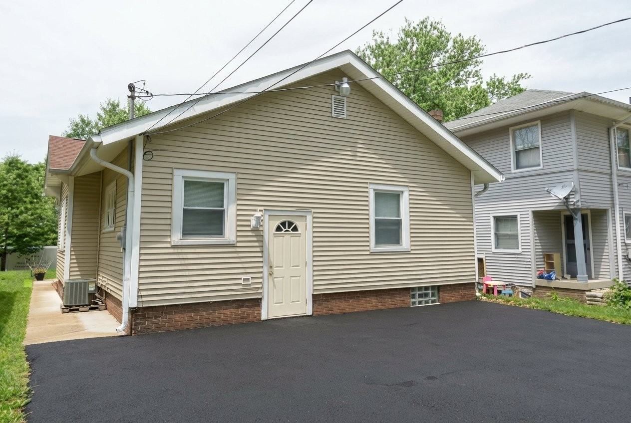 5265 N College Ave - Photo 2 of 20