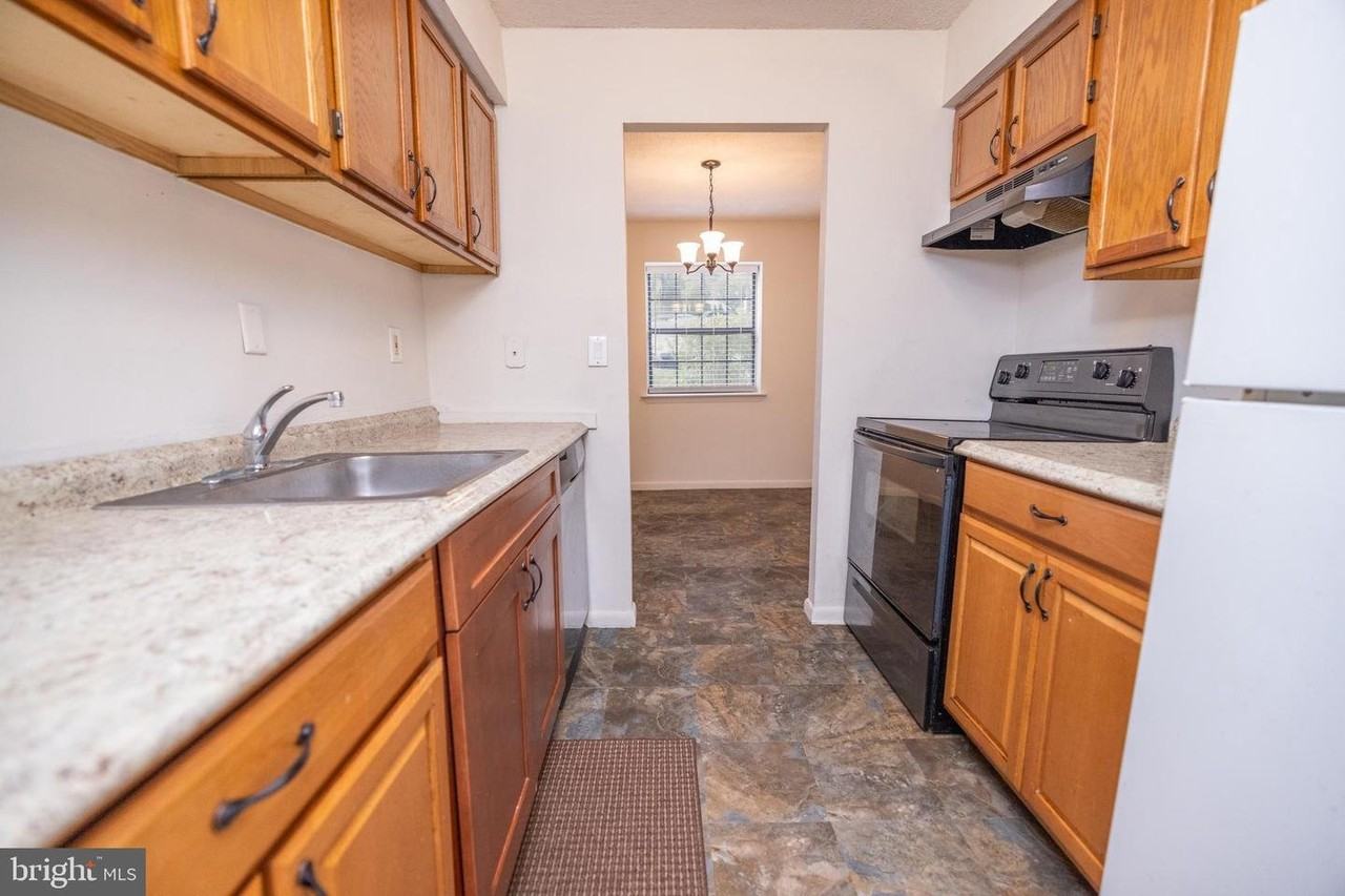 3101 Valley Dr - Photo 5 of 17