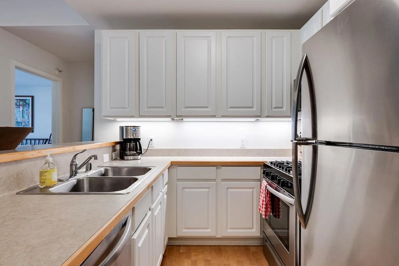 360 W Washington Ave #713 - Photo 5 of 19