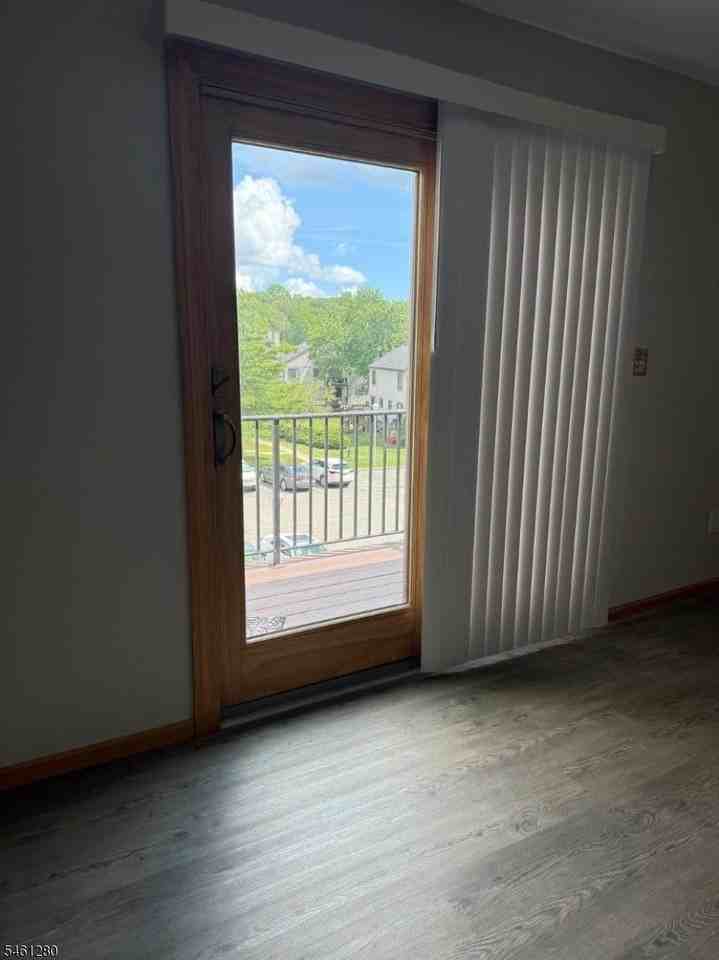 10182 Dell Pl - Photo 3 of 13