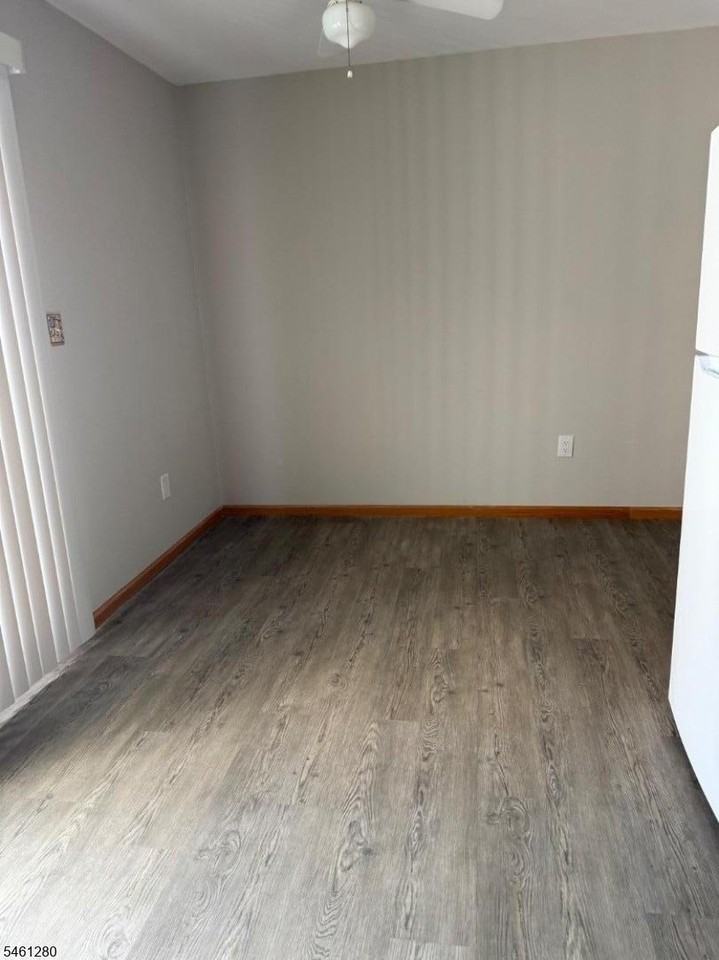 10182 Dell Pl - Photo 4 of 13