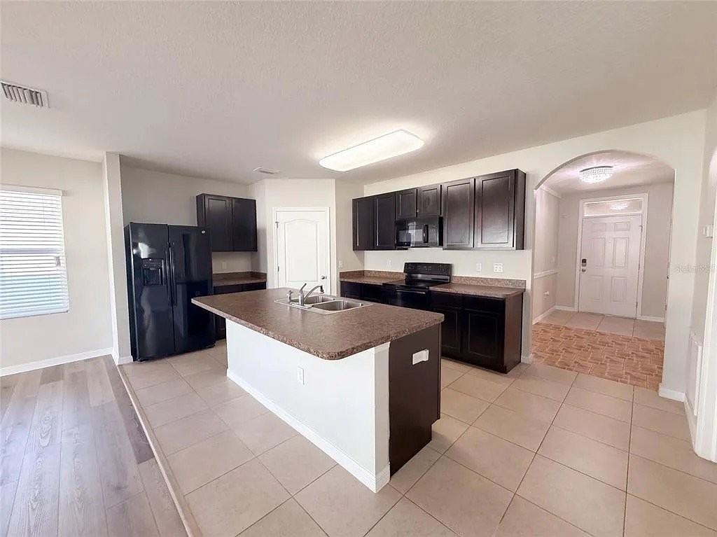 4269 Bramblewood Loop - Photo 3 of 14