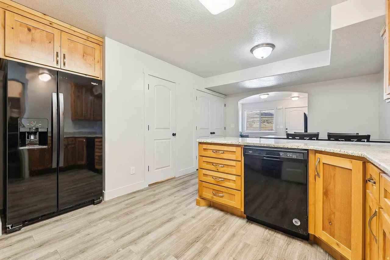 483 Nw #2 - Photo 4 of 20