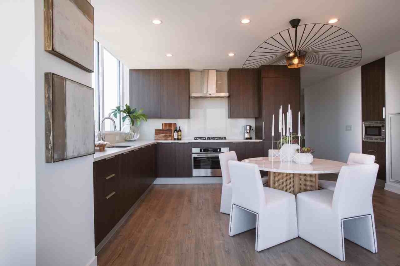 1035 N Wells St - Photo 3 of 20