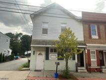50 Main St #B - Photo 1 of 1