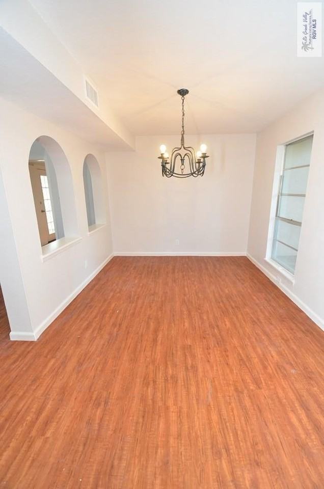 704 Zapata Ave - Photo 5 of 20