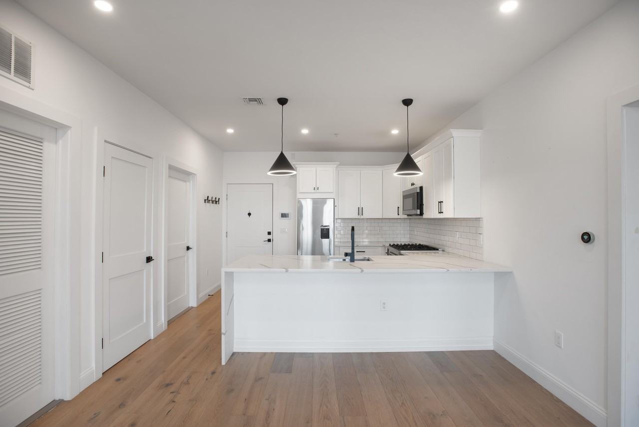 580 Palisade Ave #302 - Photo 3 of 25