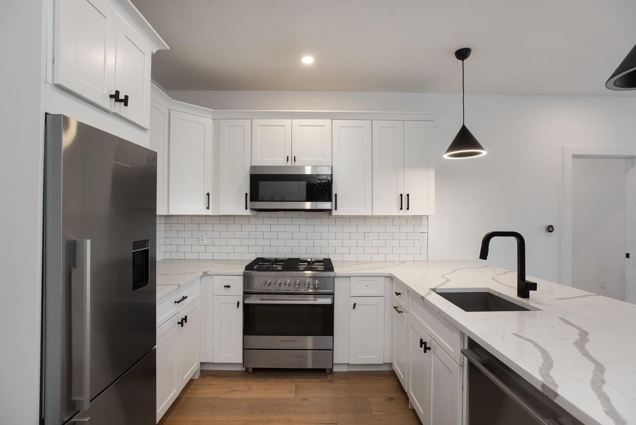 580 Palisade Ave #302 - Photo 6 of 25