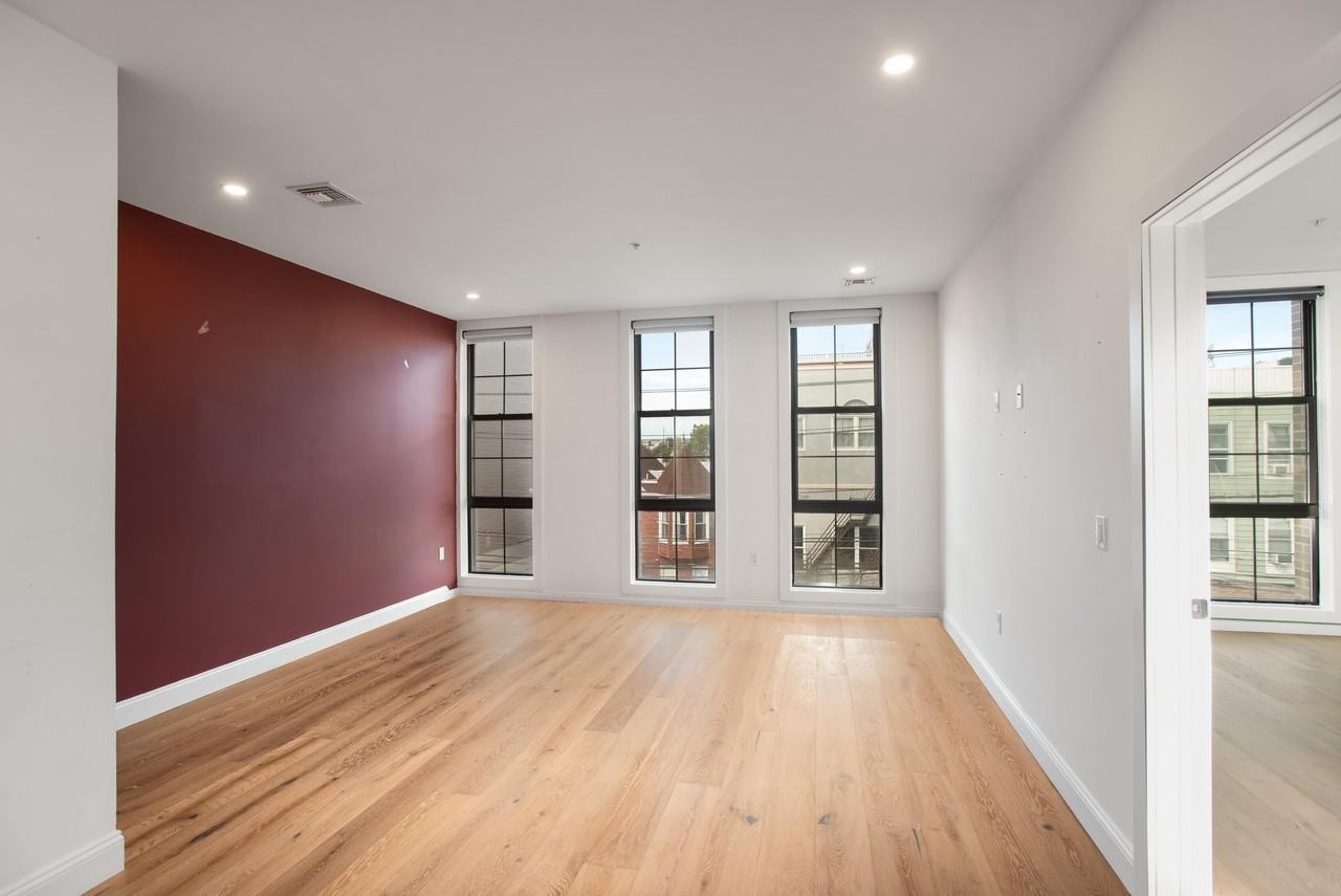 580 Palisade Ave #302 - Photo 7 of 25