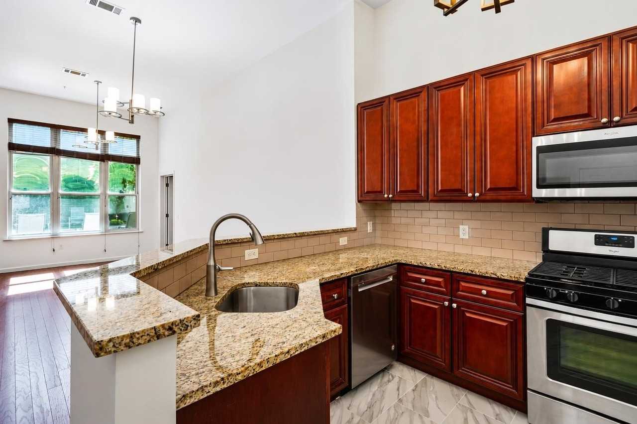15 Warren St #116 - Photo 5 of 11