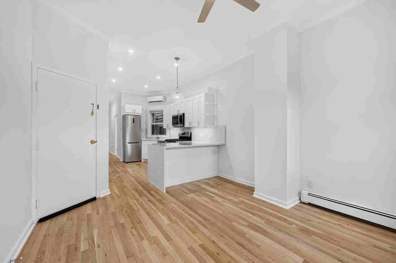 465 Palisade Ave #2R - Photo 4 of 14