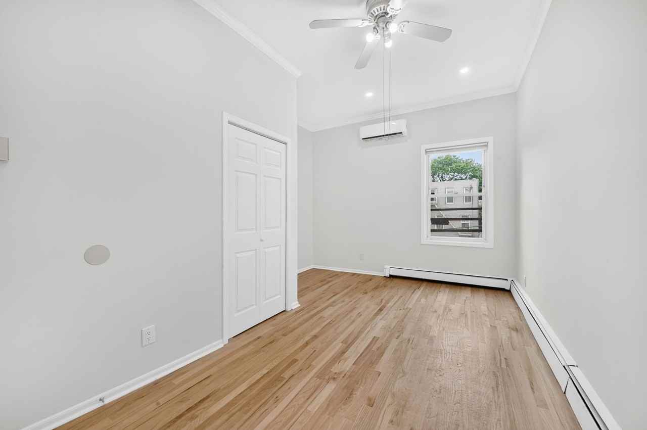 465 Palisade Ave #2R - Photo 6 of 14