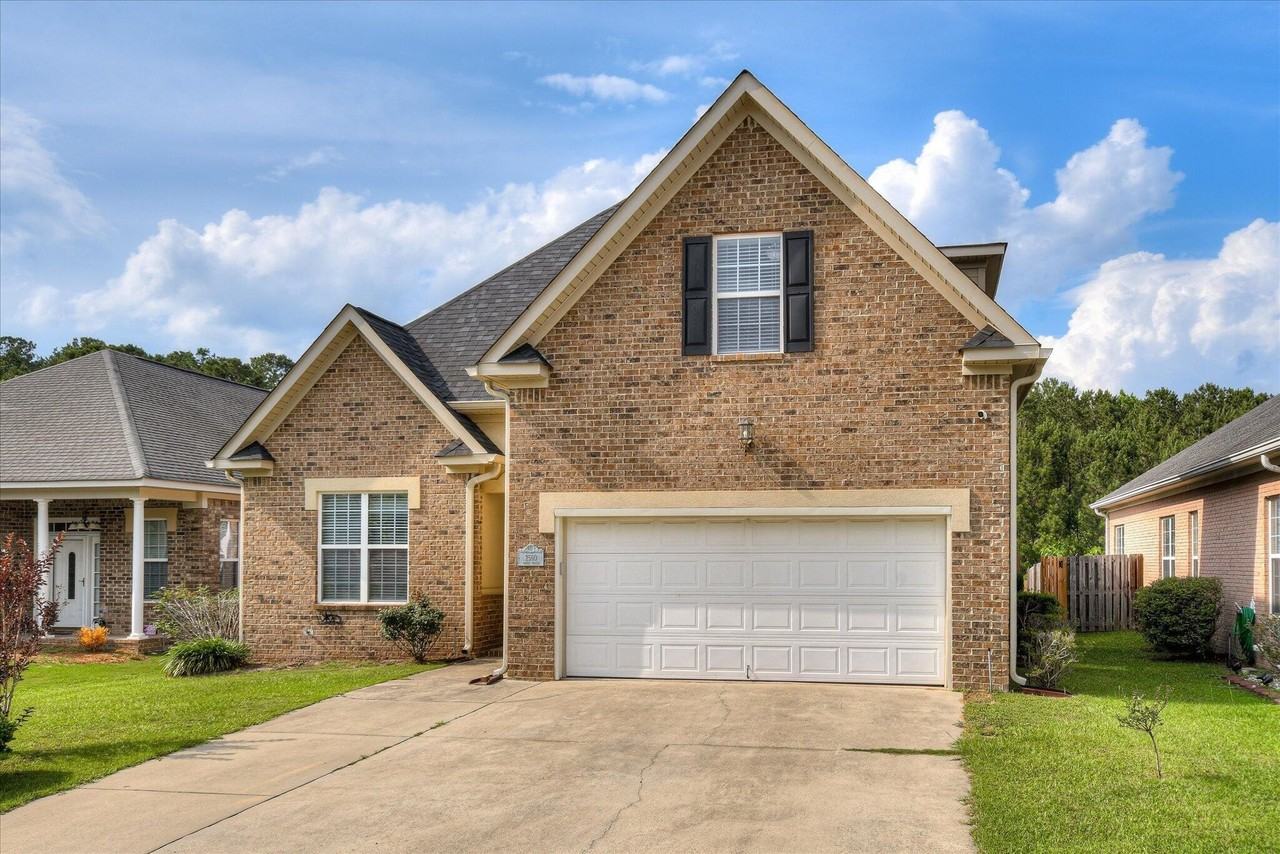 2560 Grier Cir - Photo 3 of 48