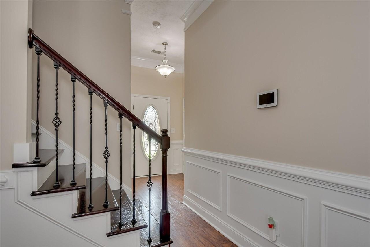 2560 Grier Cir - Photo 5 of 48