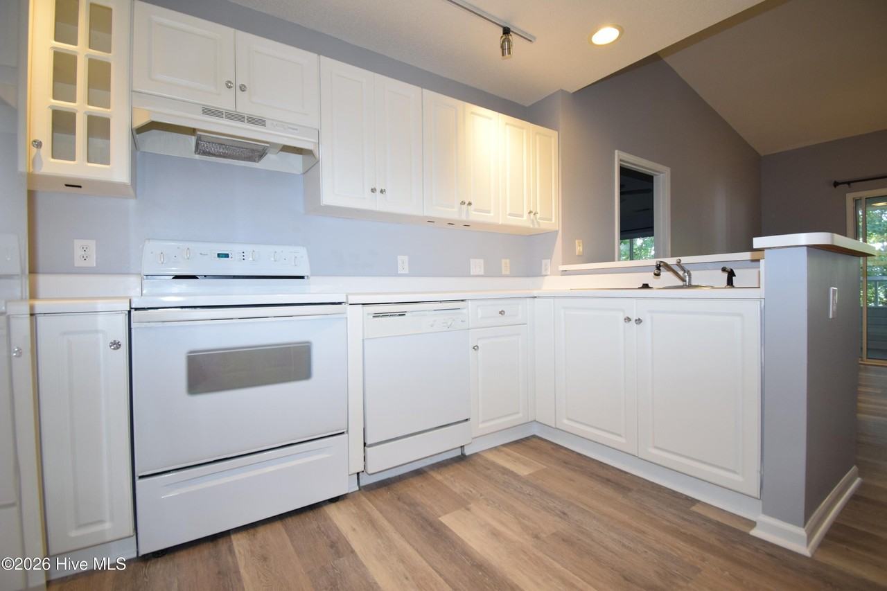 1100 Turtle Creek Rd #F - Photo 4 of 24