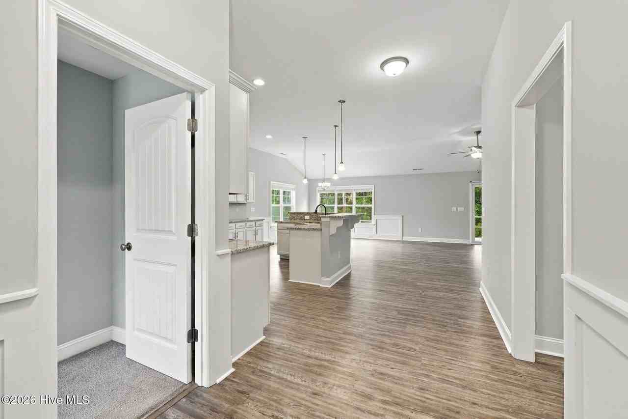211 Pastoral Ct - Photo 3 of 28
