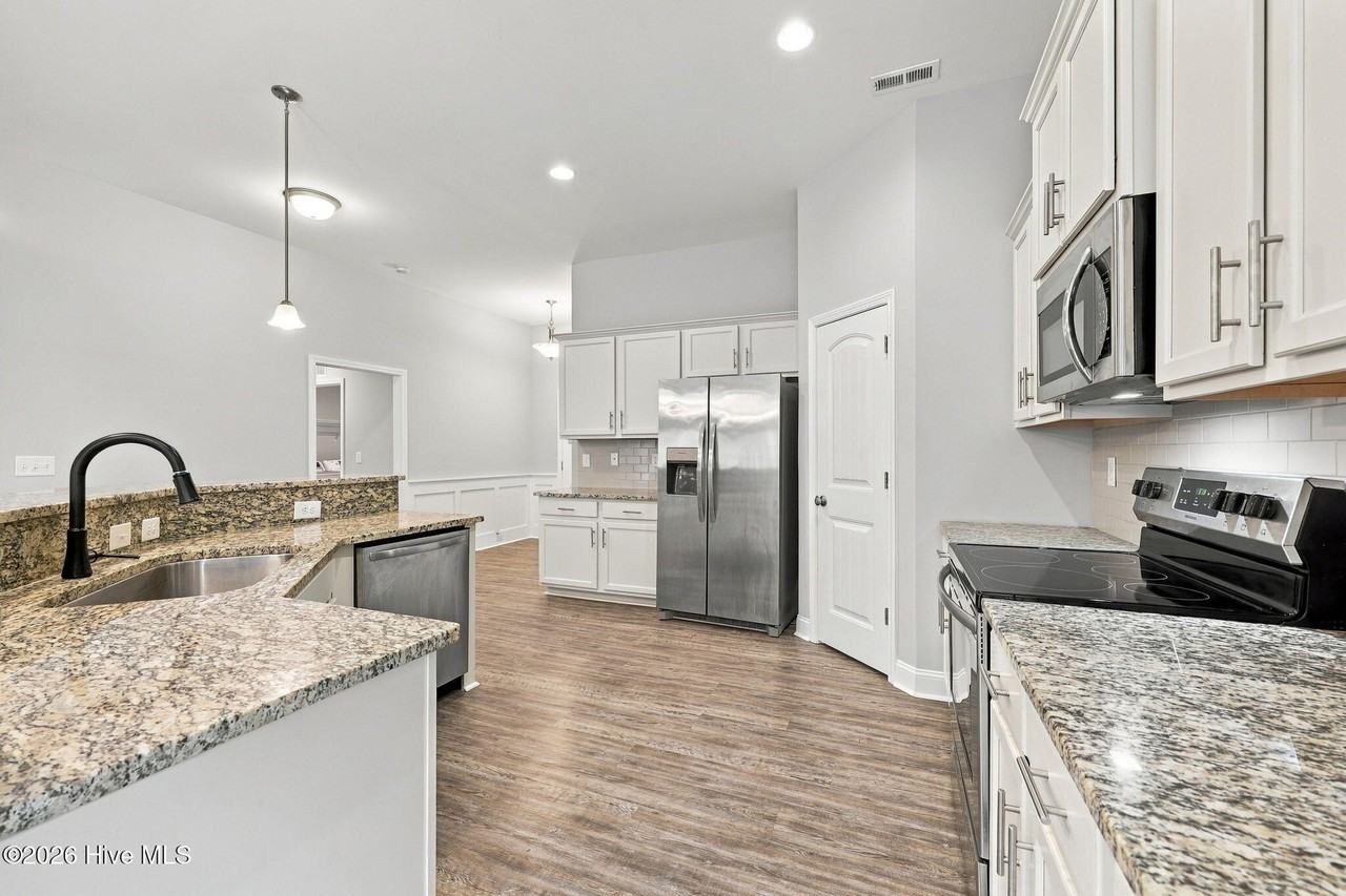 211 Pastoral Ct - Photo 5 of 28
