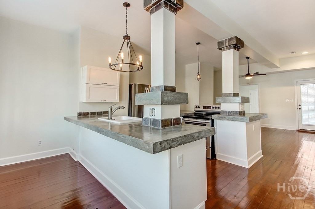 303 W Henry St #A - Photo 7 of 25