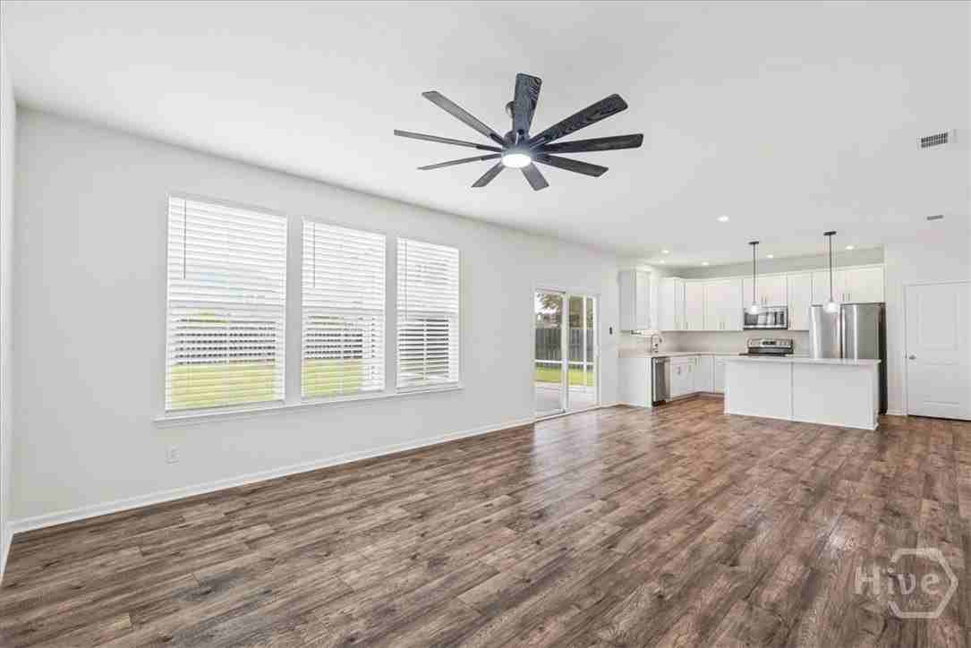 33 Southern Way - Photo 5 of 42
