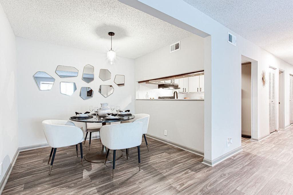 The Laurel - Photo 5 of 20