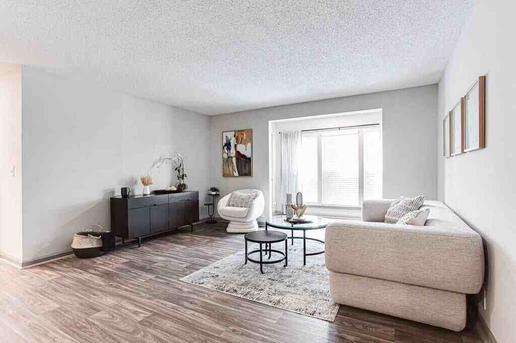 The Laurel - Photo 6 of 20